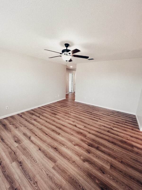 Foto del edificio - 243 Meadowcrest Dr