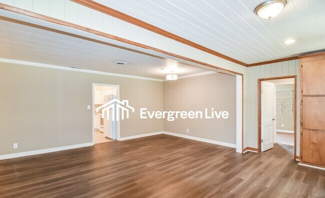 Building Photo - 3740 Dalraida Pkwy