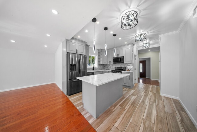 Building Photo - 78 Cutlery Ave