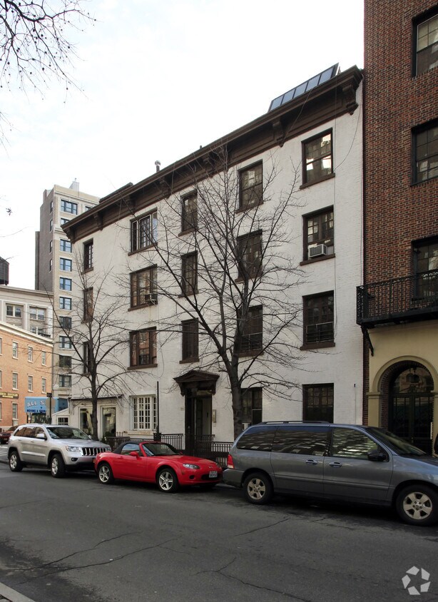 Building Photo - 96 Grove St