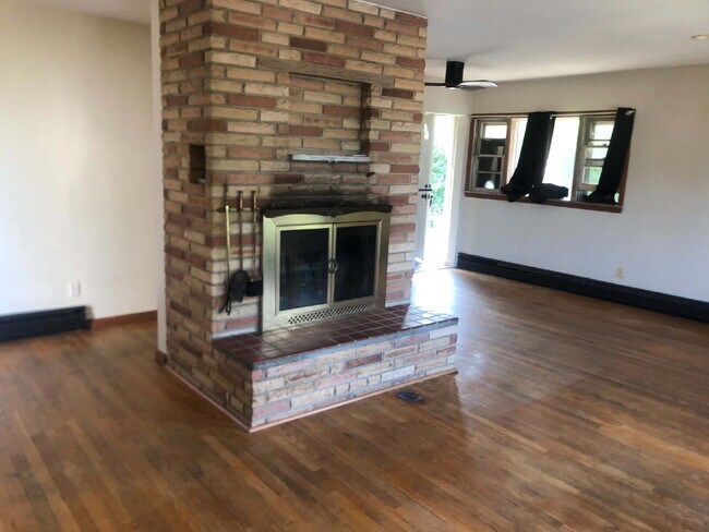 Foto del edificio - Charming 3BR Home with Large Yard in Hyattsville!