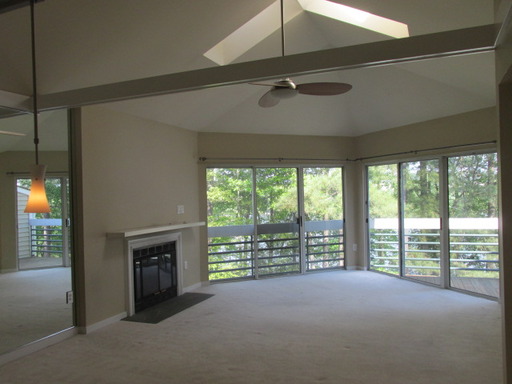 Building Photo - 218 Water Pointe Ct