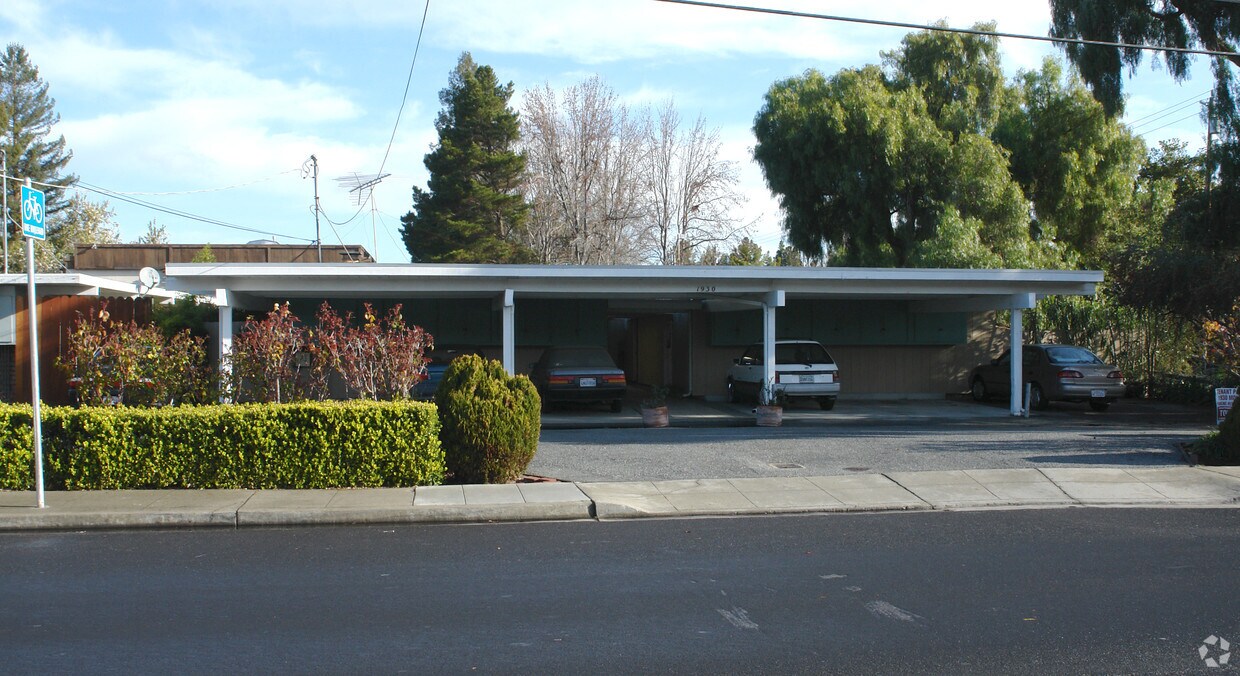 Building Photo - 1930 Montecito Ave