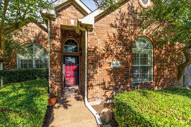 Foto del edificio - 8013 Springmoss Dr