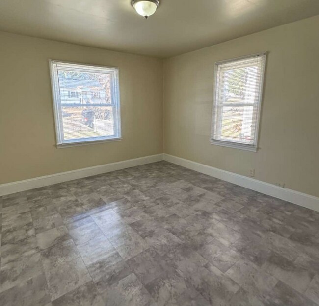 Building Photo - 2721 Ivy Ave