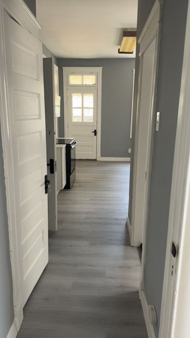 Building Photo - Recently renovated home waiting for new te...