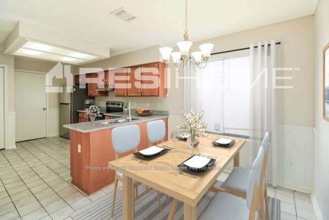 Building Photo - 3739 Mandarin Woods Dr N