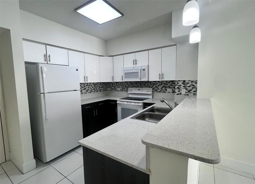 Foto principal - 2601 NW 16th St Rd