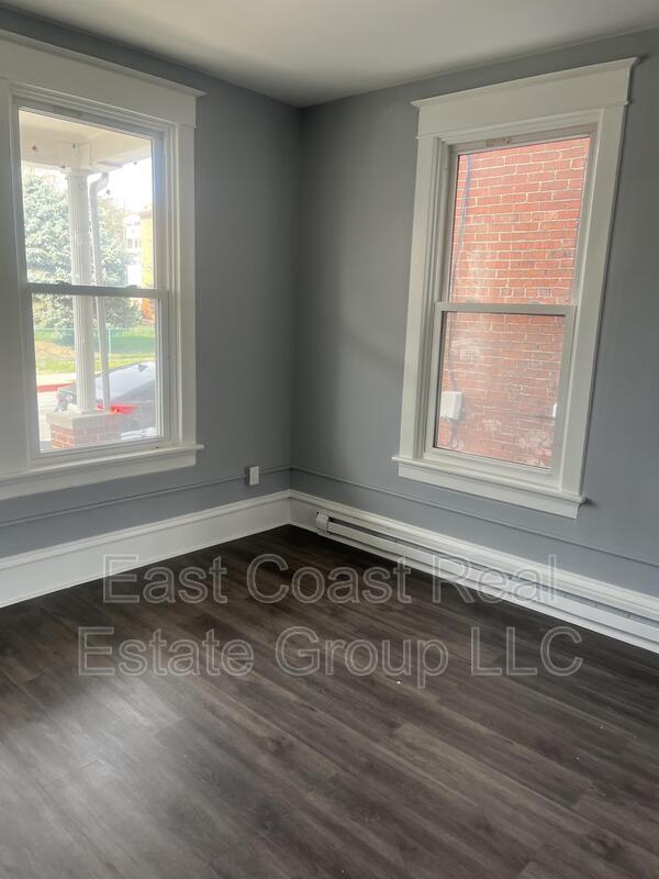 Foto del edificio - 418 Mitchell Ave