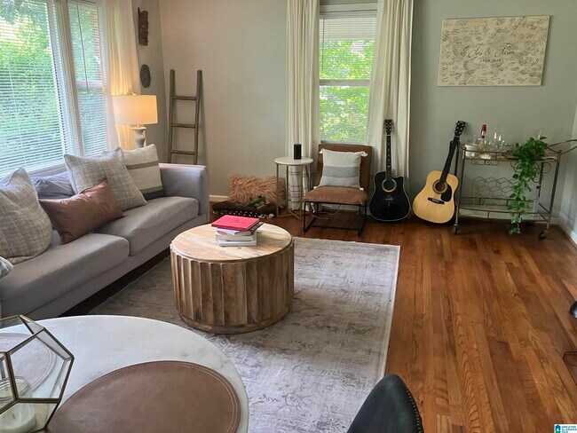 Foto del edificio - 410 32nd E Pl