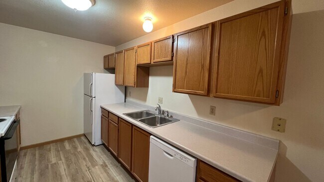 Foto del edificio - Charming 2-Bedroom Townhome for Rent in Bozeman, MT with Garage