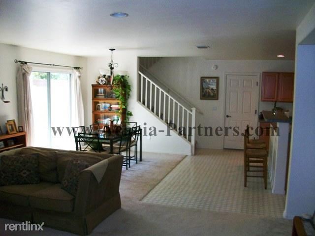Building Photo - 2724 N Saramano Ln