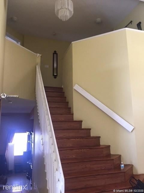 Foto principal - 4 br, 3 bath Townhome - 18406 NW 9th Ct