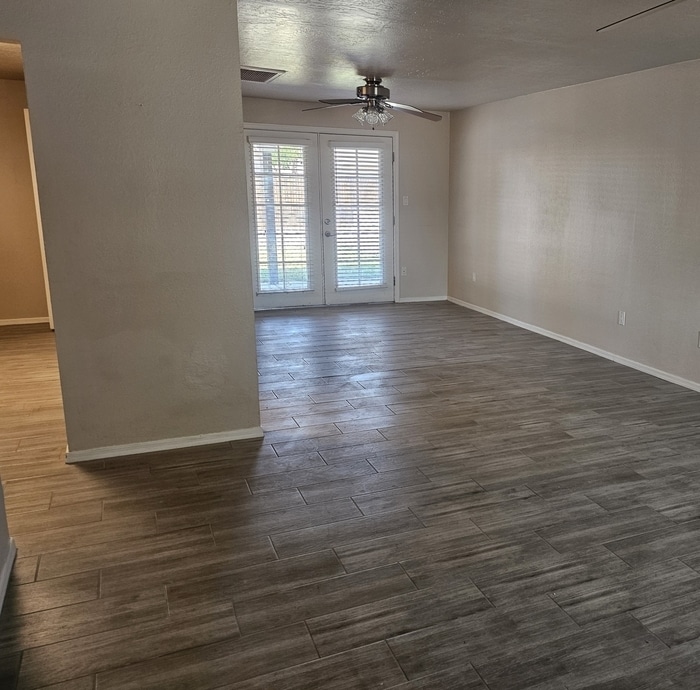 Foto principal - Great 3/2 in NE Phoenix with brand new flo...