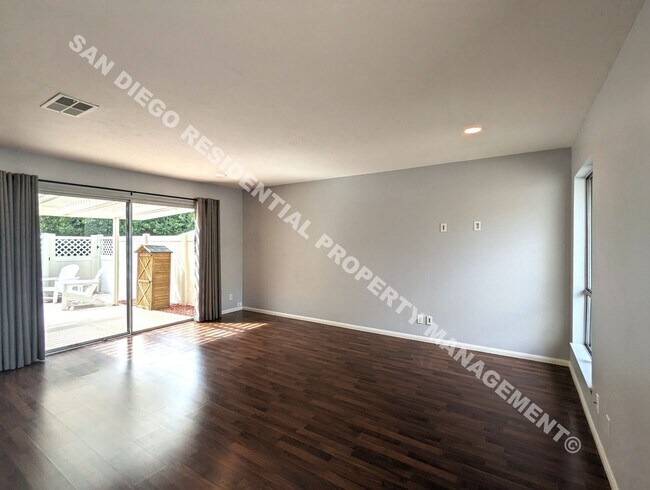 Foto del edificio - Charming North Escondido Townhome Near Rei...