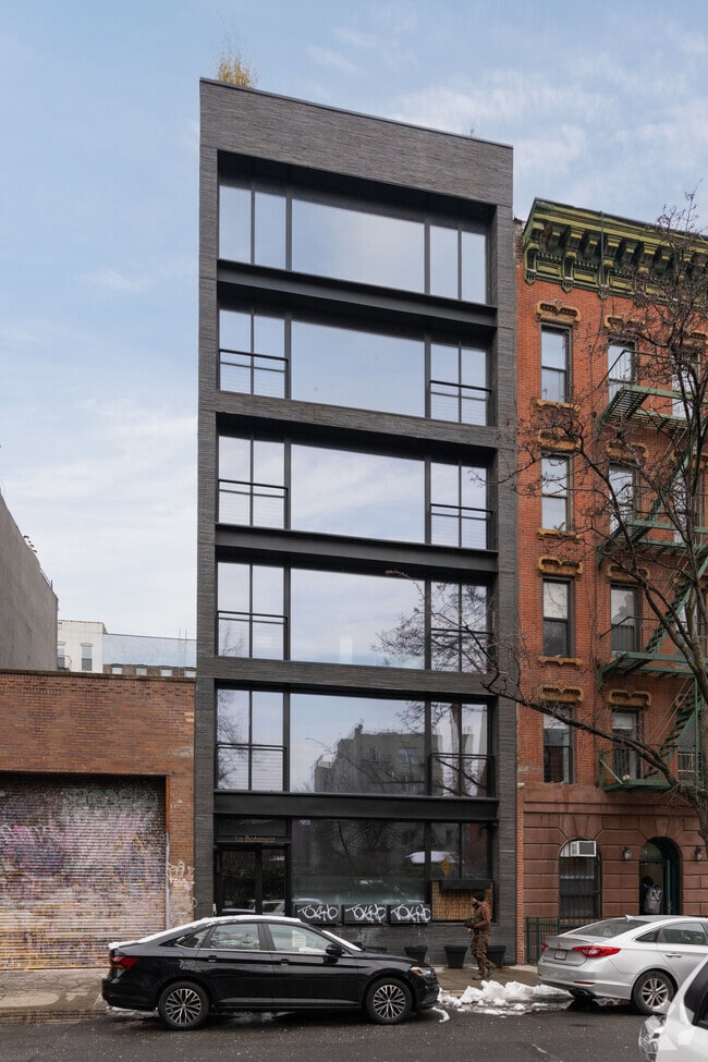 Building Photo - La Botanica Condos