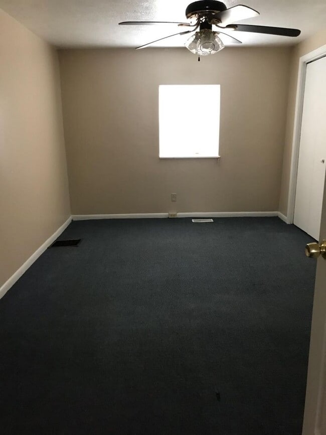 Photo - Carrick NEW 4 bedroom apartment. Section 8 accepted