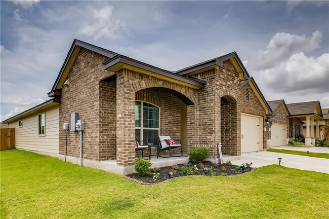 Building Photo - 111 Lillian Dr