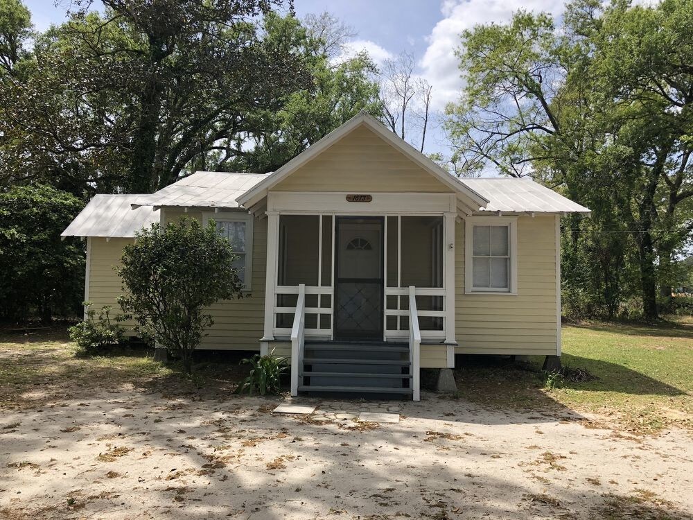 Foto principal - 1613 Dean Forest Rd