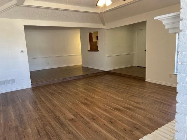 Foto del edificio - 13302 Daystrom Ct