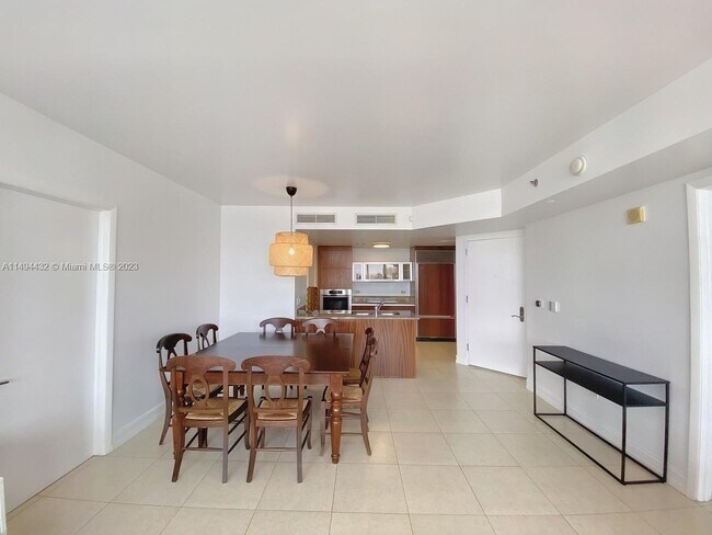 Foto del edificio - 17201 Collins Ave