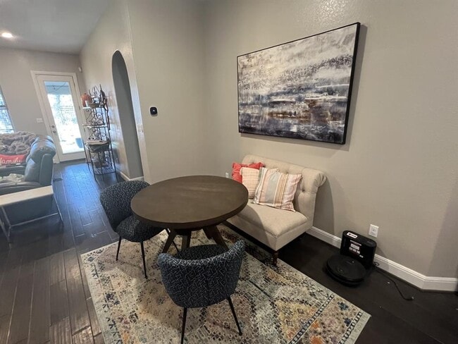 Foto del edificio - 404 Peakside Cir