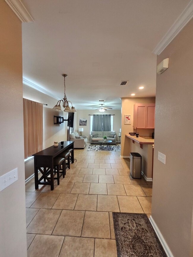 Building Photo - Close to Everything