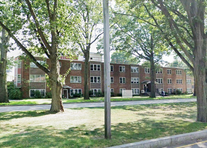 Primary Photo - 530 VFW Pky