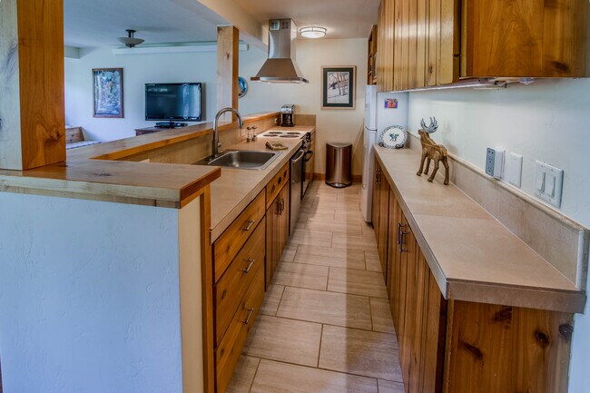 Building Photo - 4425 Berry Dr