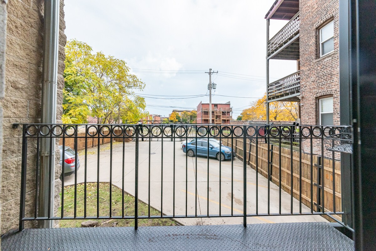 Foto principal - 6217 S Kimbark Ave