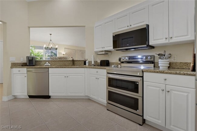 Foto del edificio - 15079 Sterling Oaks Dr