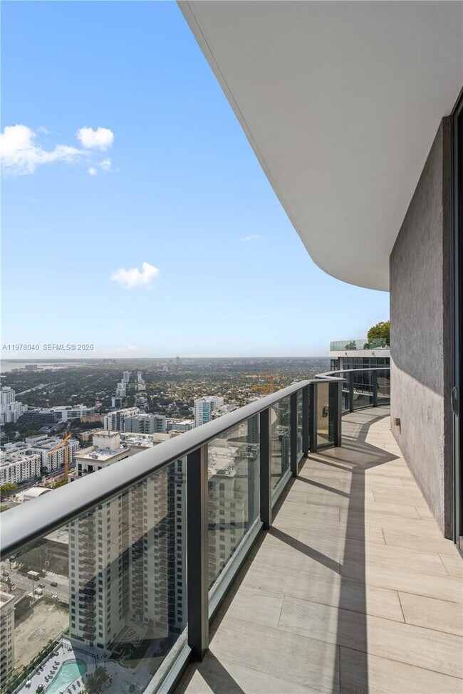 Foto del edificio - 45 SW 9th St