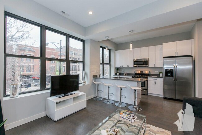 Building Photo - 2151 W Division St