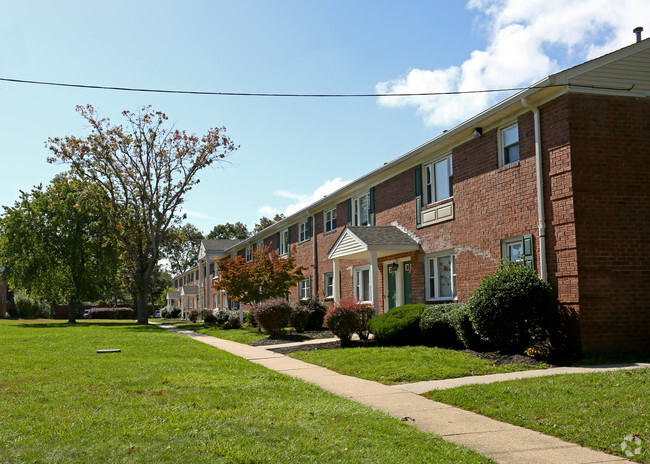 Building Photo - Walnut Bay Apartments