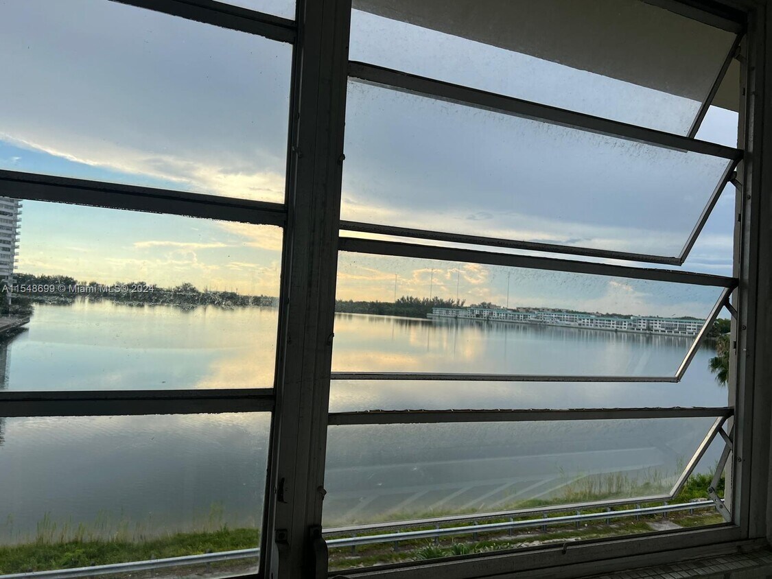 18601 NE 14th Ave Unit Moorings, Miami, FL 33179 Condo for Rent in