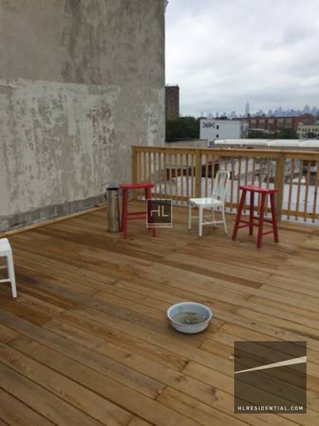Building Photo - 896 Flushing Ave