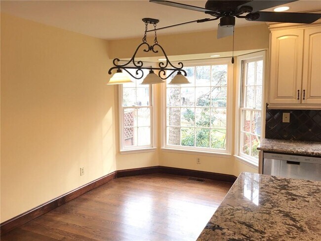 Foto del edificio - 310 Milesford Ct