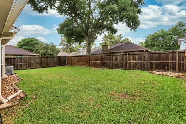 Building Photo - 16410 Salinas Ln