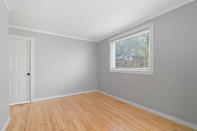 Foto del edificio - 1144 N Austin Blvd