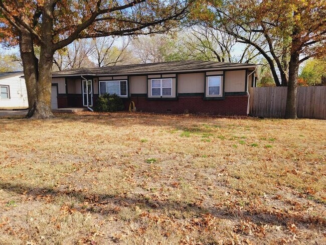Building Photo - 1744 S Lark Ln