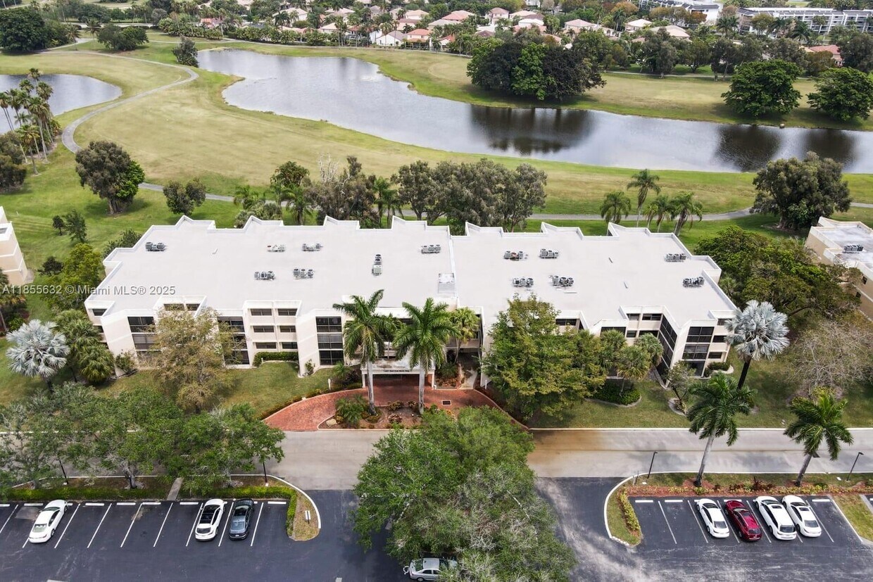 Primary Photo - 16251 Golf Club Rd
