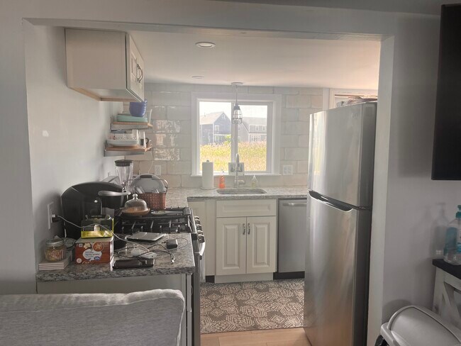 Building Photo - 40 Rebecca Rd