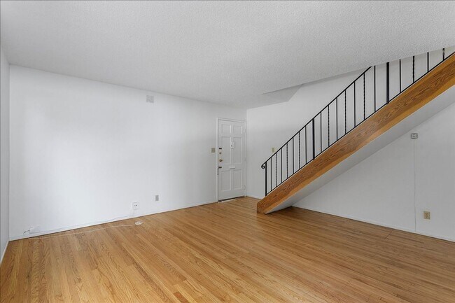 Building Photo - 1443 Cottage St
