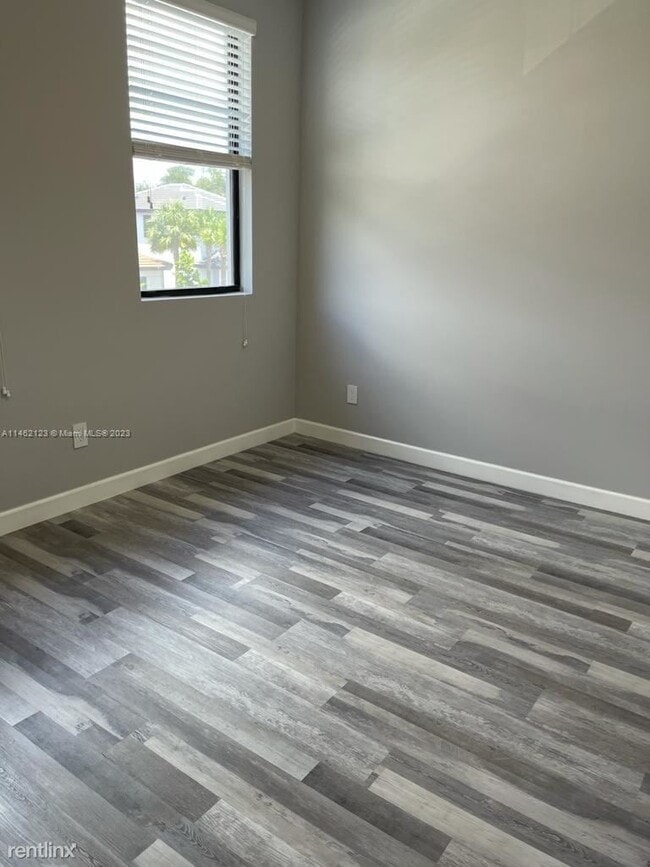 Building Photo - 3 br, 3 bath House - Whispering Oaks