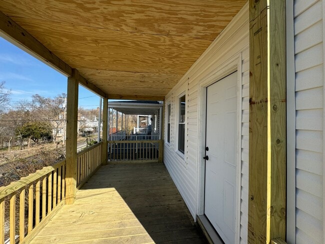 Photo - 4 BEDROOM HOME AVAILABLE NOW!!