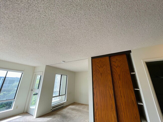 Building Photo - BEAUTIFUL STUDIO AVAILABLE FOR RENT