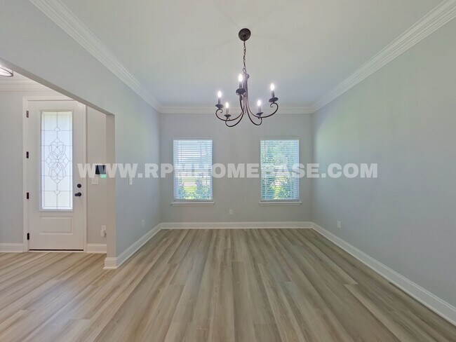 Building Photo - Elegant, 4 Bed, 3.5 bath Nearly New & Move-In Ready in Shalimar