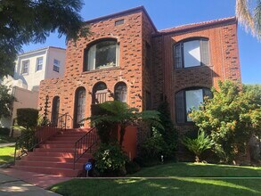 Building Photo - 1315 S Orange Dr