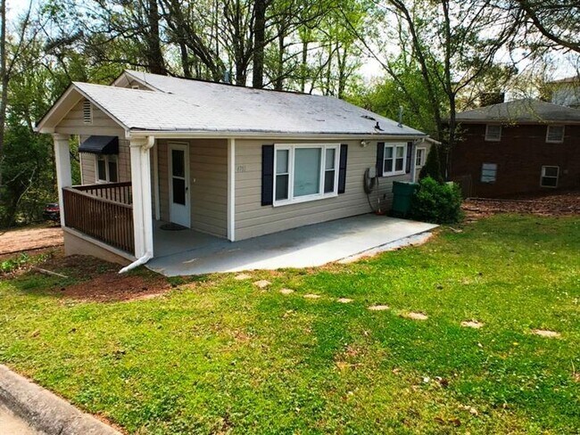 Foto del edificio - 4751 Camp Highland Rd SE
