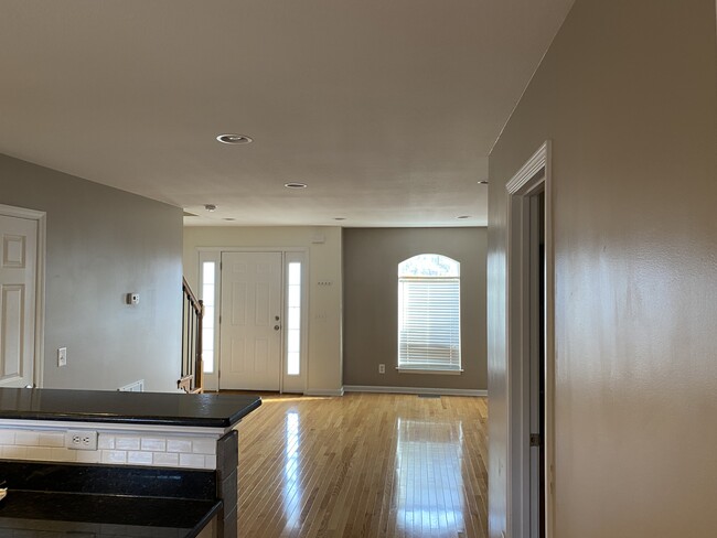 Building Photo - 182 Montvale Rd
